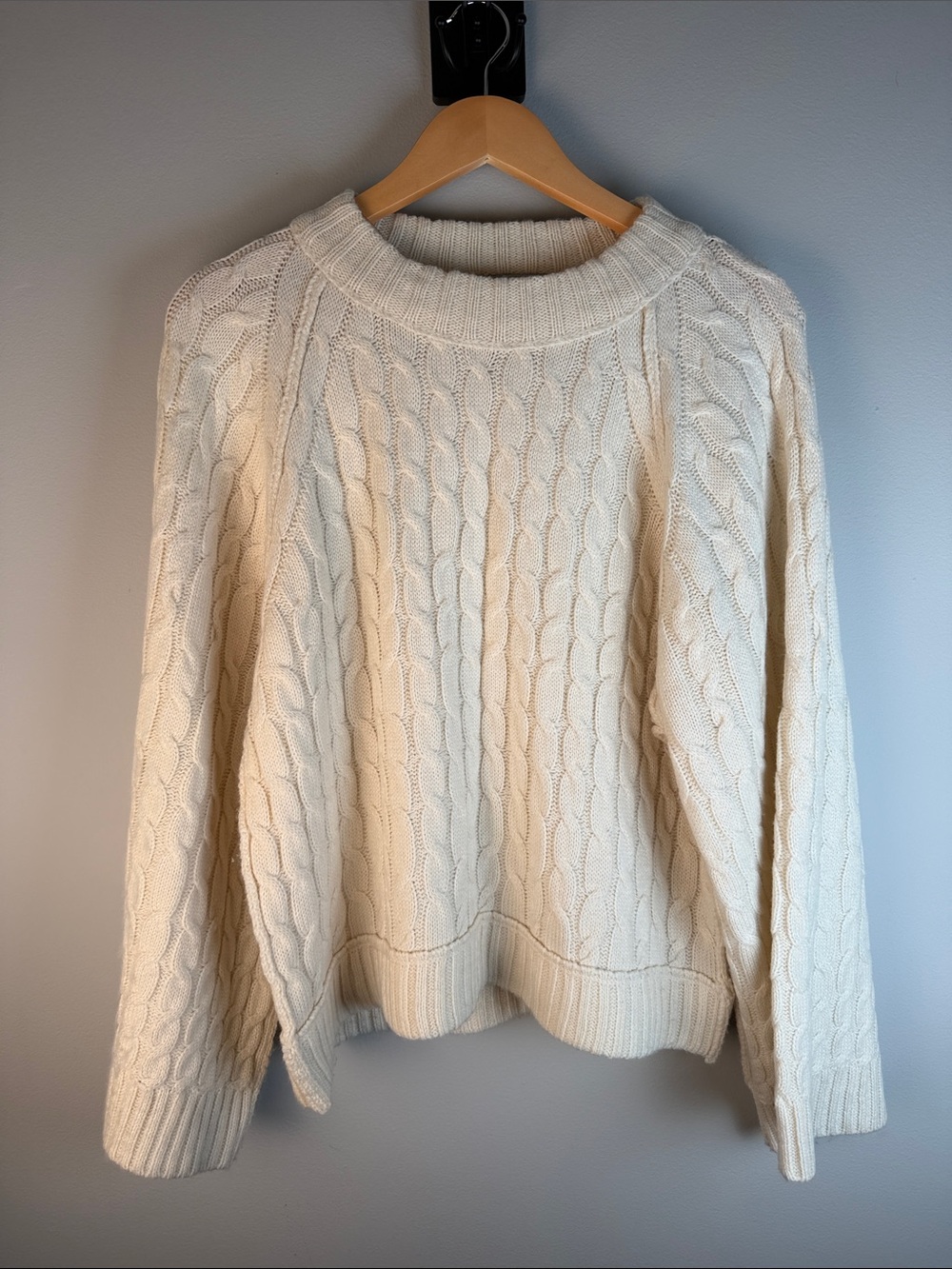 Cream Cable Knit Wide Sleeve Coastal Grandma Cabin Cozy Sweater Size L